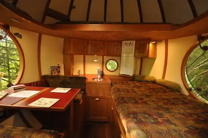 hotel con habitaciones circulares