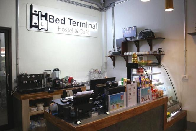My Box Hostel & Cafe