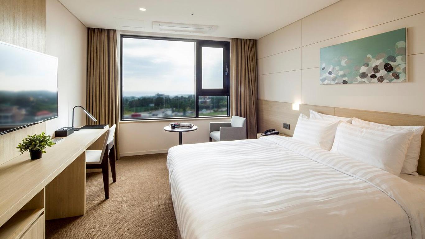 Hotel Theborn Jeju
