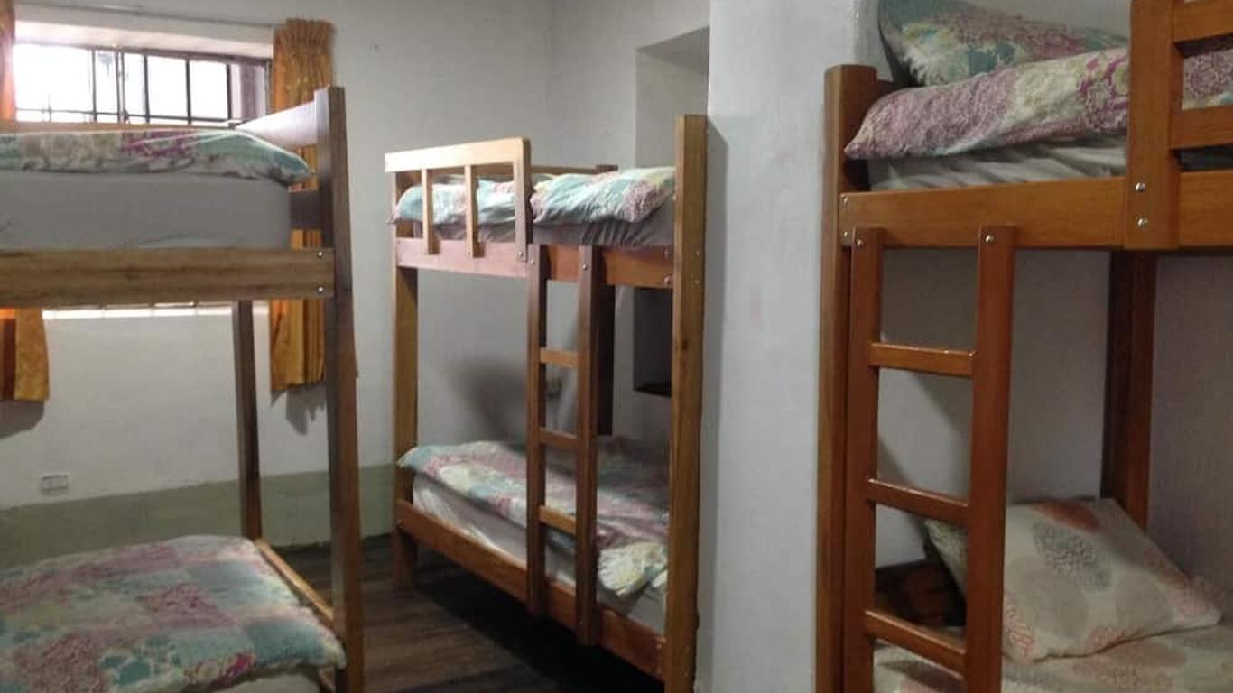 Chacha International - Hostel