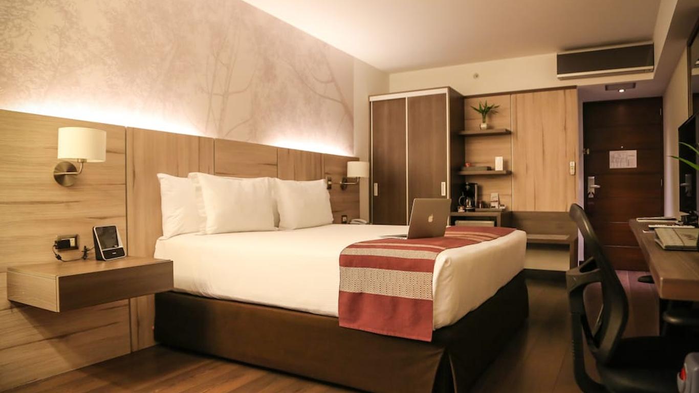 Aku Hotels