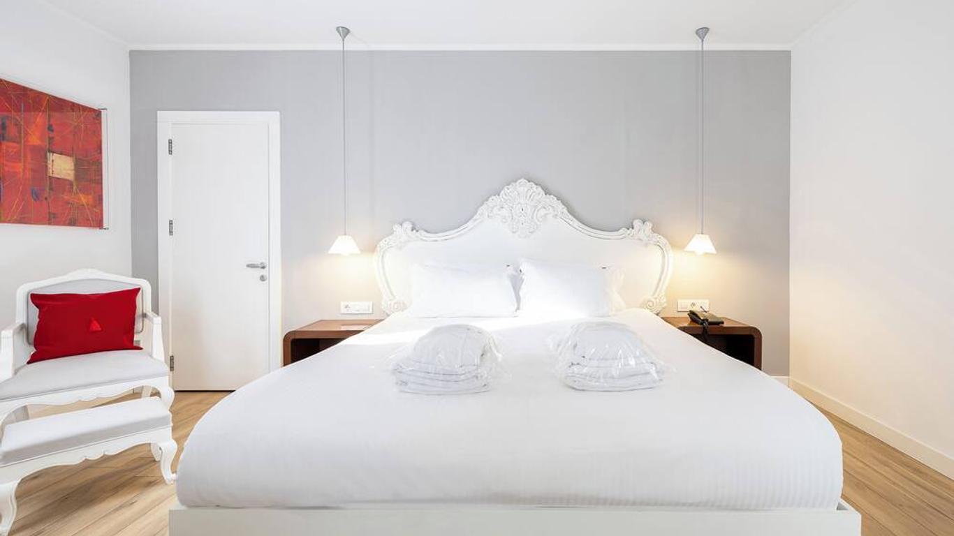 Hotel Beyond