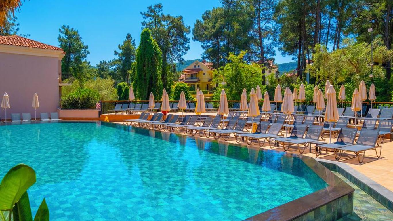 Hotel Pine Valley