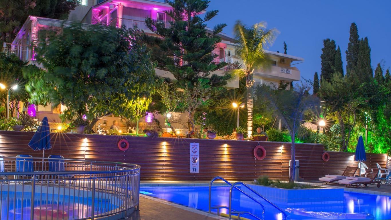 Koukounaria Hotel & Suites